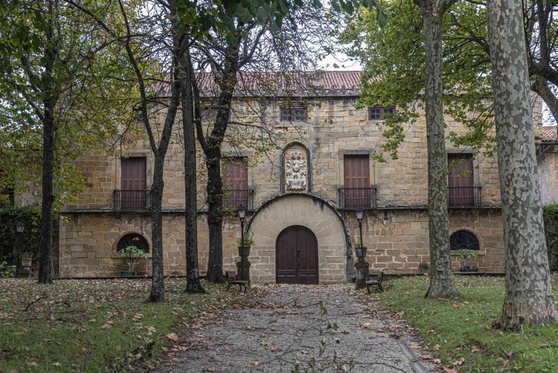 Guipúzcoa - Zarautz 10 - palacio Narros.jpg